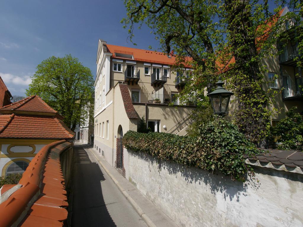 Dom Hotel Augsburg Exterior foto